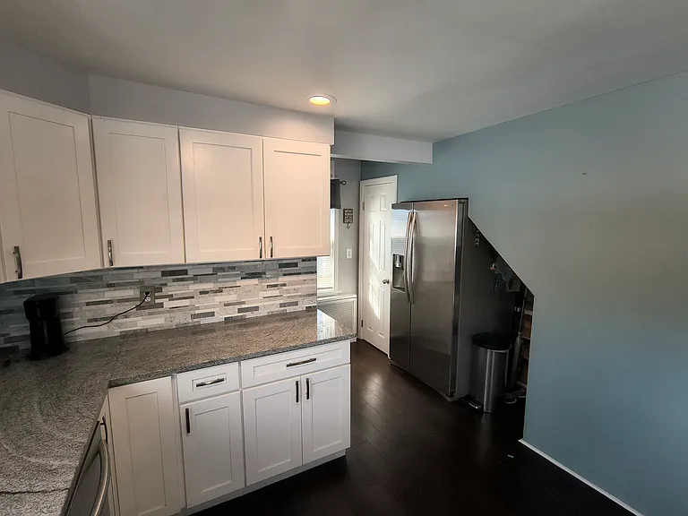 997 Edgemere Dr — Photo 7