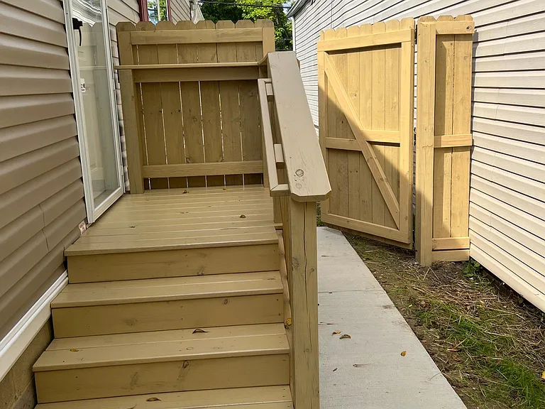 716 E Burnett Ave — Photo 5