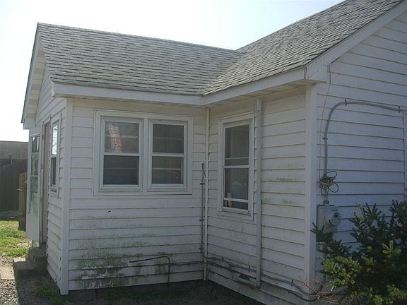 4th image of 32129 Dupont Blvd