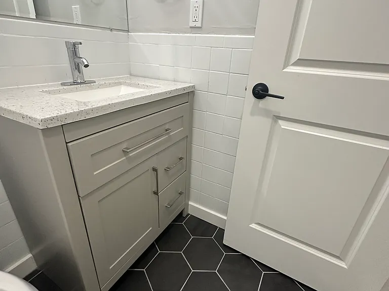 282 Collins St #205 — Photo 11