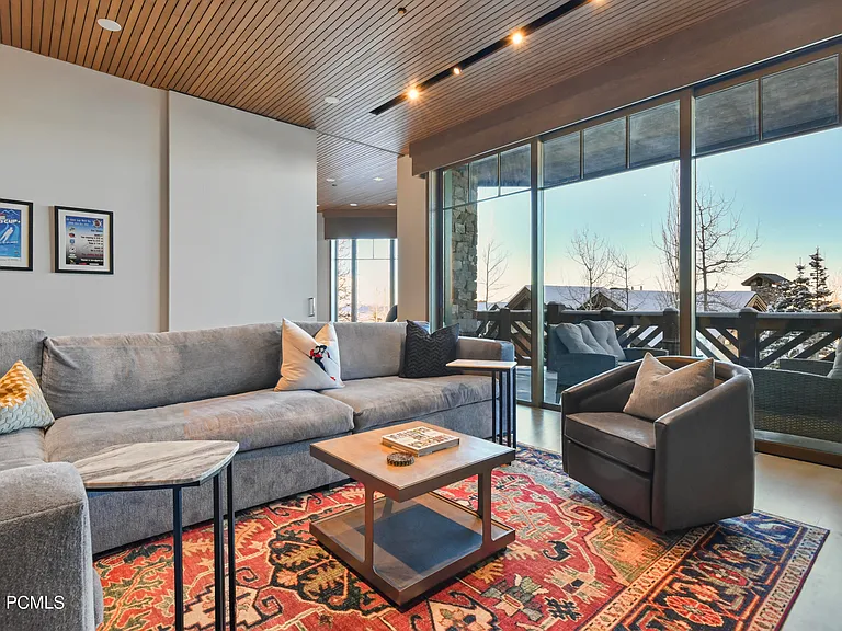 8680 Empire Club Dr — Photo 4