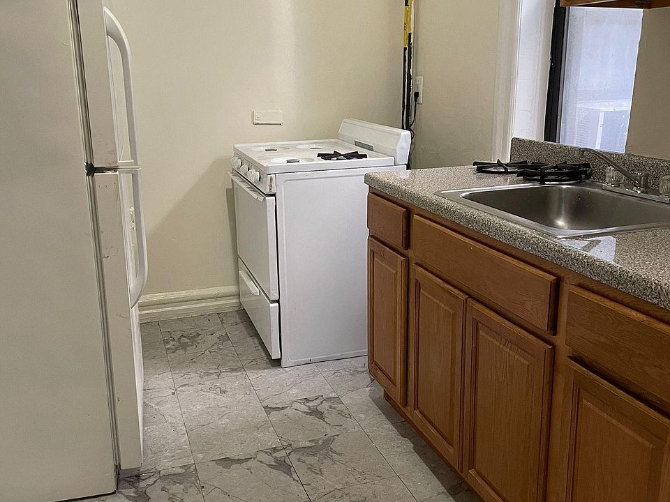 1st image of 86 Hamilton Ave APT 1J