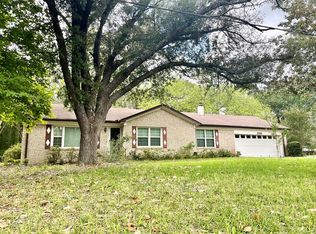 1205 Bassett Rd, Palestine, TX 75803