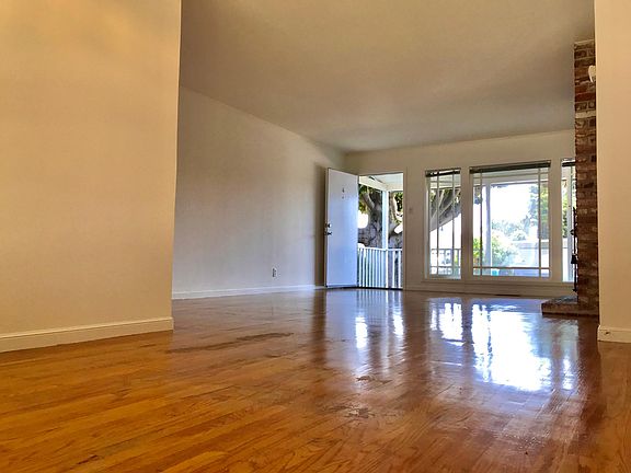 Dinning room - view from back door