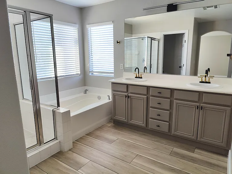 7426 Hunting Lodge Ave — Photo 15