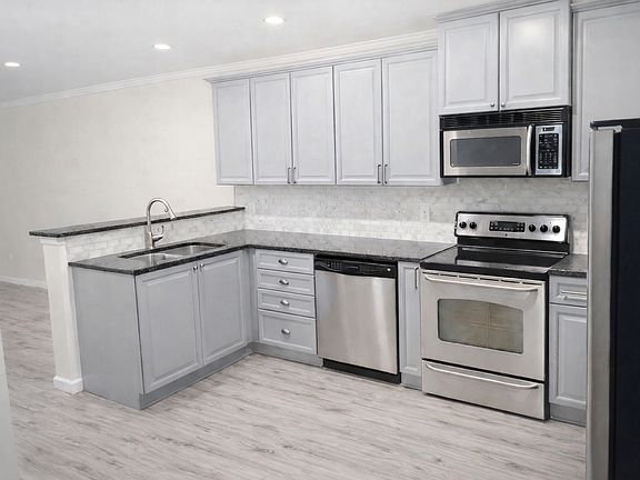 3rd image of 1256 Liberty Pkwy NW