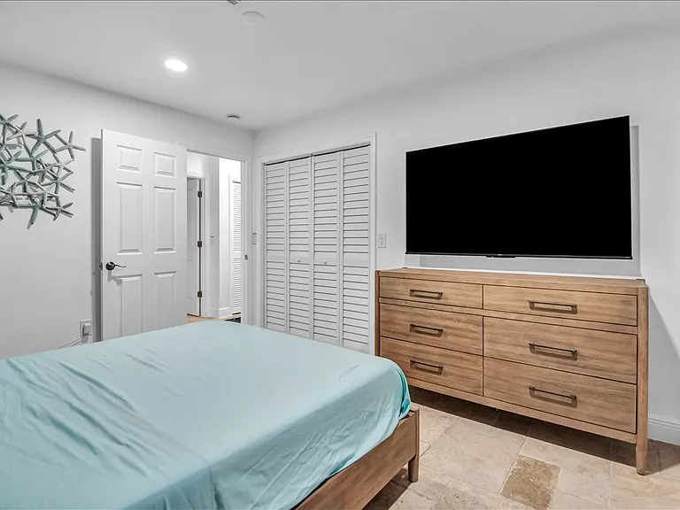 31 Lands End Ln — Photo 23