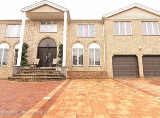 52 Gunton Pl, Staten Island, NY 10309