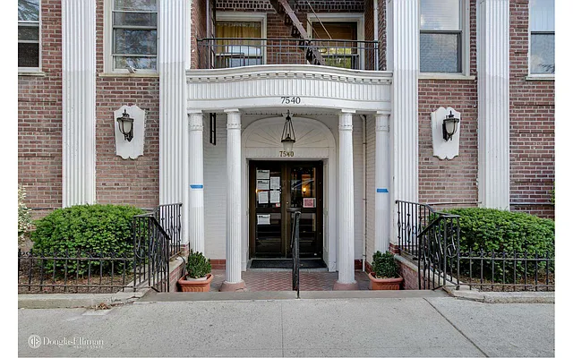 Sold by Douglas Elliman | media 26