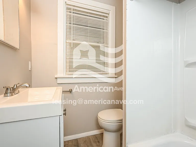 566895_013_bathroom_13660909.jpg