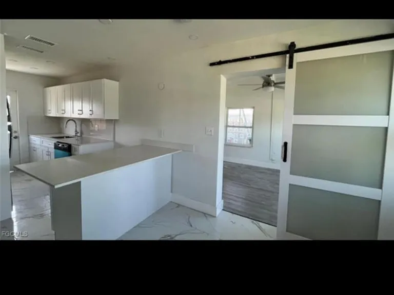 21043 Gladis Ave — Photo 8
