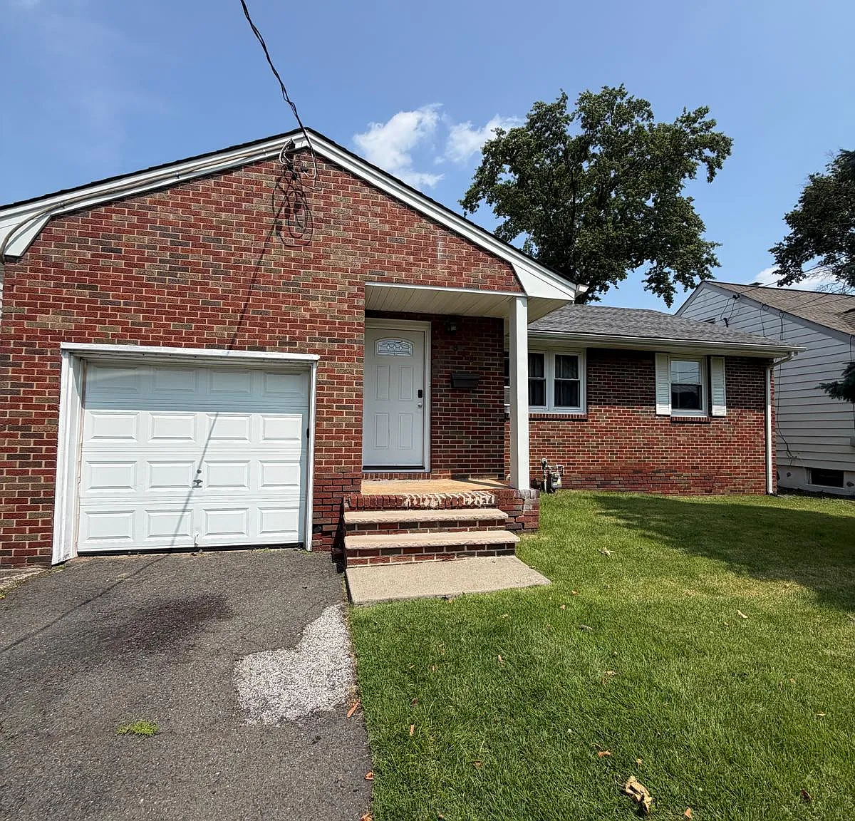 3 bed, $4,000 — Photo 1