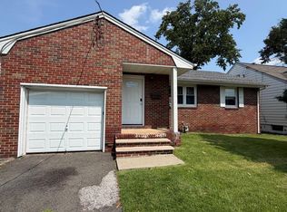 810 Walnut St, Linden, NJ 07036