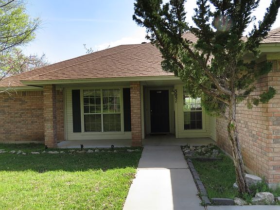 3rd image of 3051 Colorado Dr
