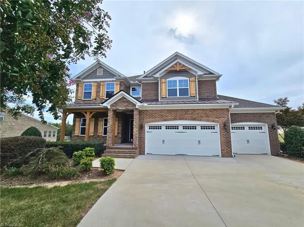 8015 NW Meadows Dr, Stokesdale, NC 27357