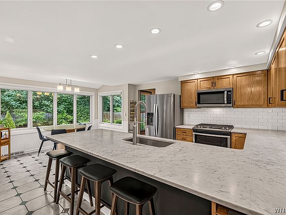 2nd image of 17 Sherrelwood Ct