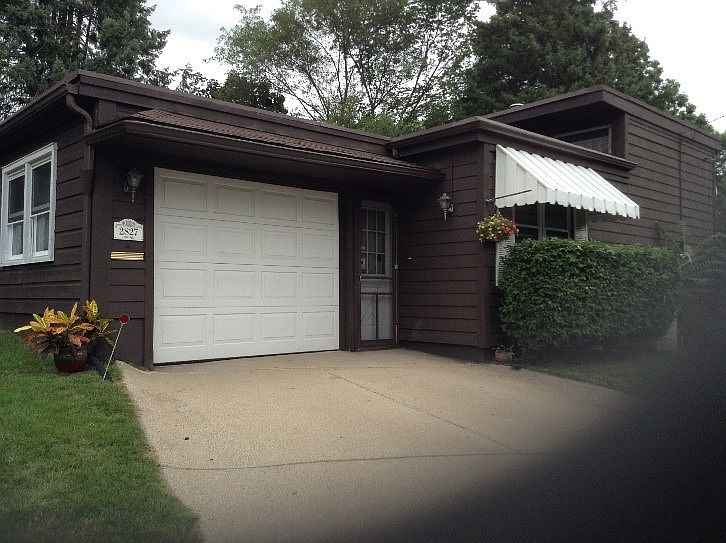 1st image of 2827 Fir Ln