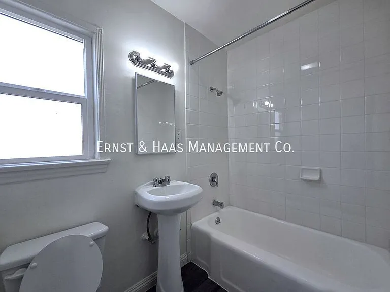 1527 Junipero Ave #20 — Photo 14