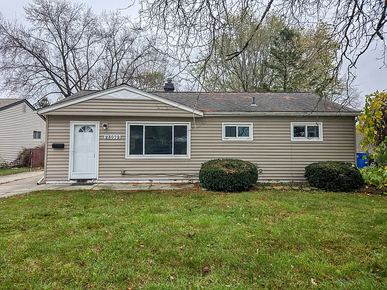 23072 Lauren Ave — Photo 1