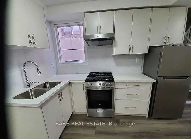 97 Christie St #2 — Photo 4