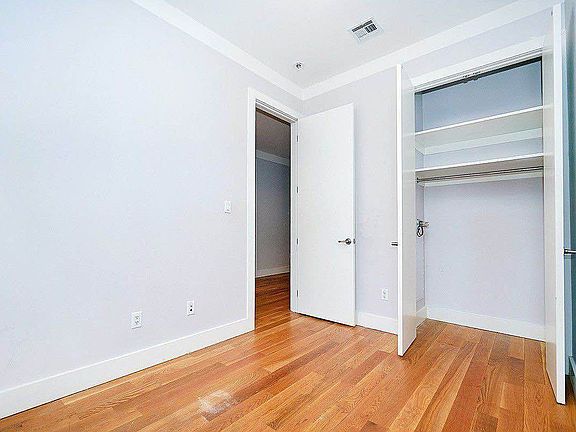 5th image of 252 Jefferson St #2B