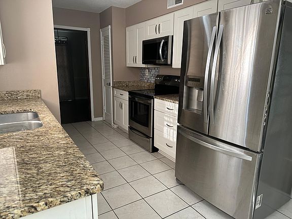 4th image of 1725 David Dr