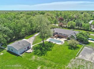 34W712 Country Club Rd, Wayne, IL 60184