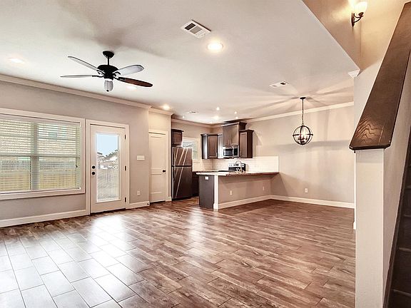 3rd image of 203 E Brentwood Dr #East33
