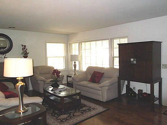 5th image of 1718 E Greencrest Ave