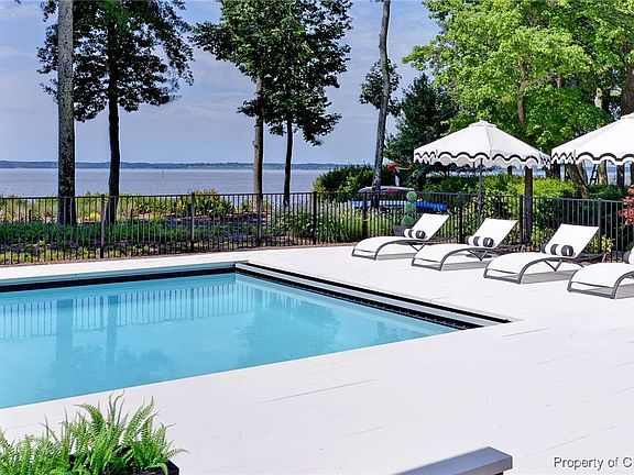 4th image of 1796 Cypress Isle