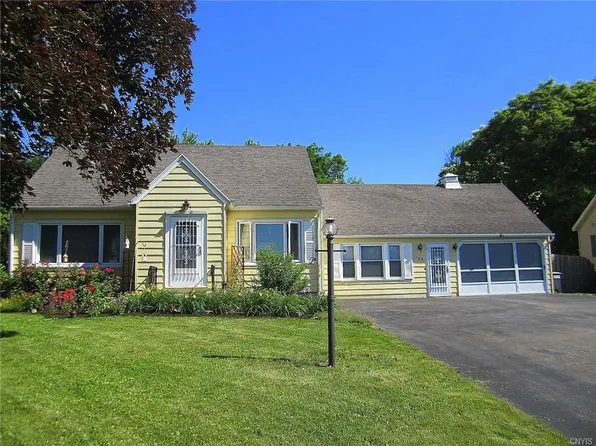 104 W Dauenhauer St, East Syracuse, NY 13057