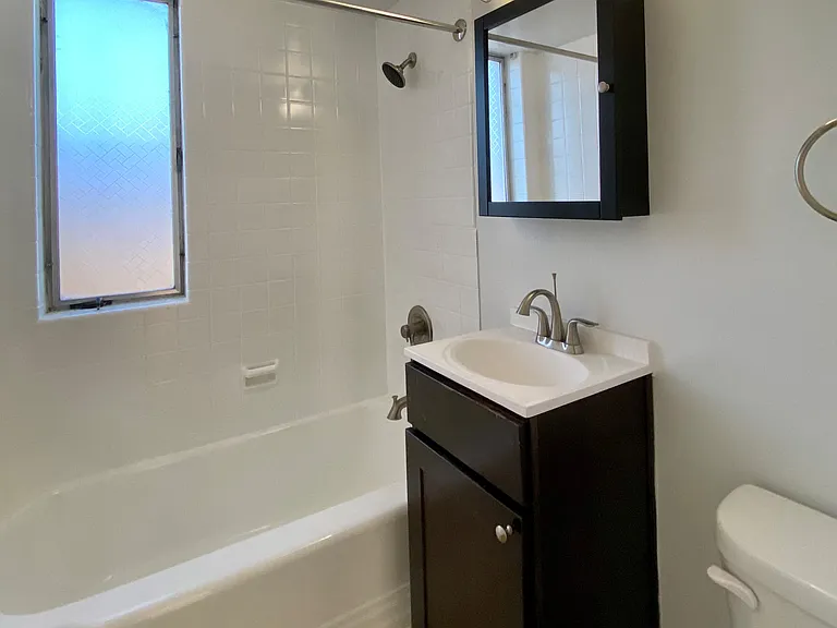 Connecticut Park Apartments — Photo 16