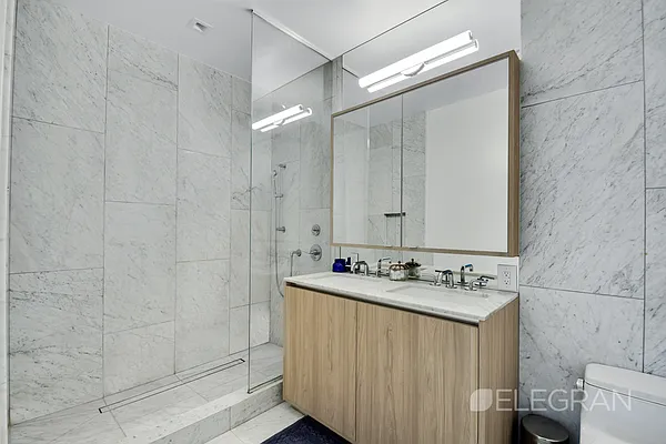 Sold by (Legacy) Elegran | media 20