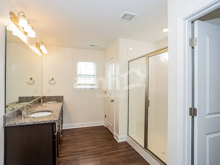 144 Twin River Dr — Photo 16