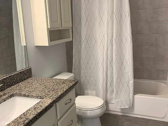 4th image of 22639 Heatherwoode Dr