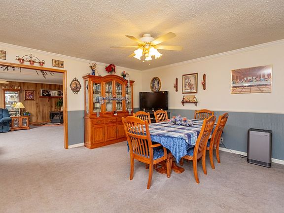 4th image of 20 Hemlock Dr