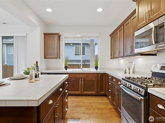 5th image of 3604 198th Street SE