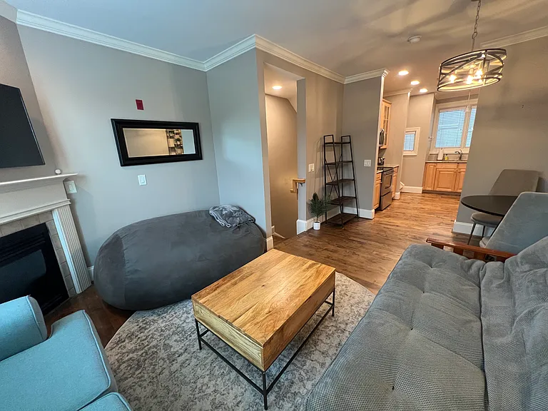 400 W Rosemary St #106 — Photo 4