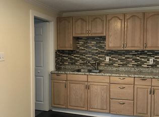 24 Church St, Windsor Locks, CT 06096