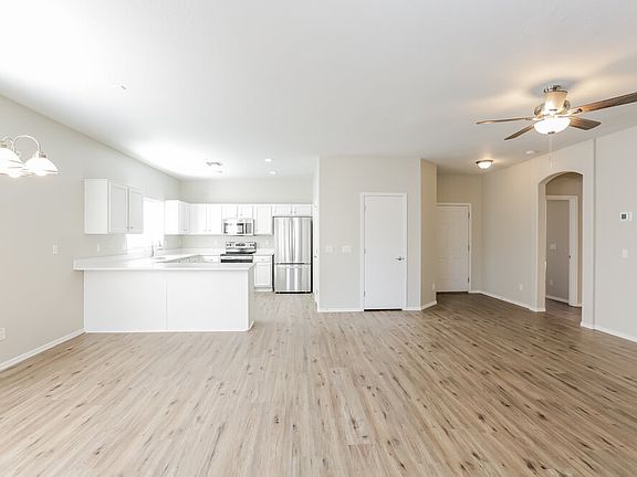 5th image of 44826 W Alamendras St