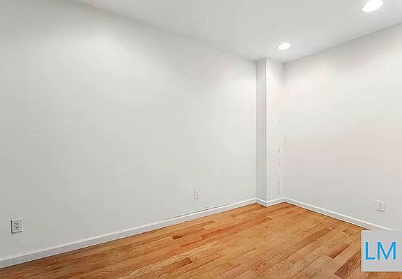 4th image of 217 E Houston St APT 5W