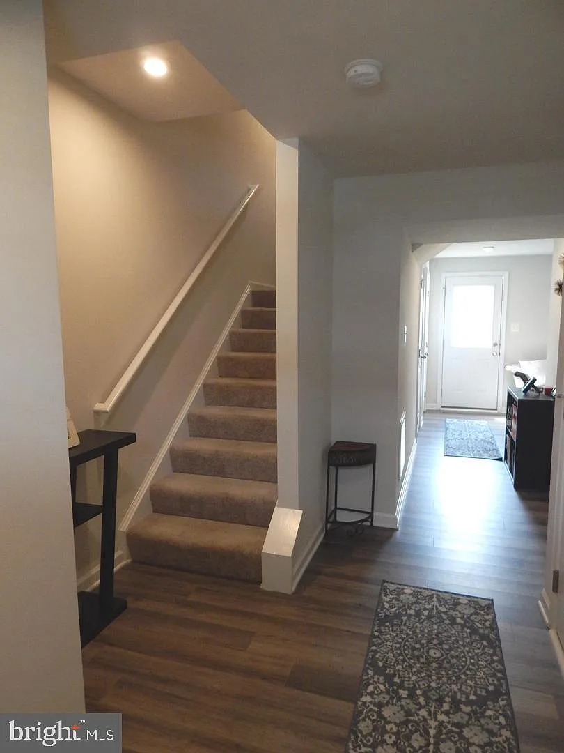 3 bed, 2.5 bath, 1600 sqft, $1,750 — Photo 3