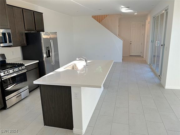 3rd image of 868 Cottonwood Hill Pl