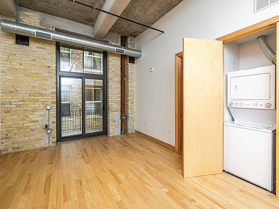 In-Unit Laundry