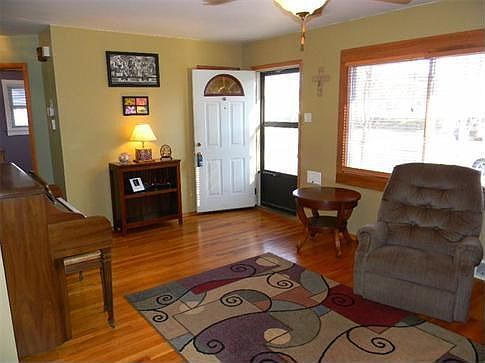 4th image of 7809 Clymer Dr