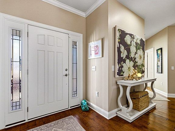 3rd image of 113 Highmeadow Ln.