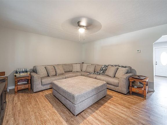 4th image of 24475 Sidney Rd