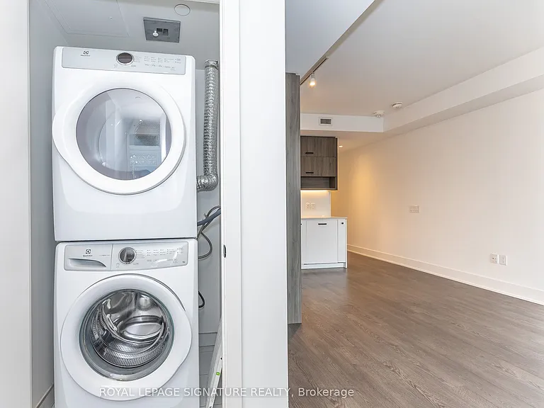 1888 Queen St E #204 — Photo 14