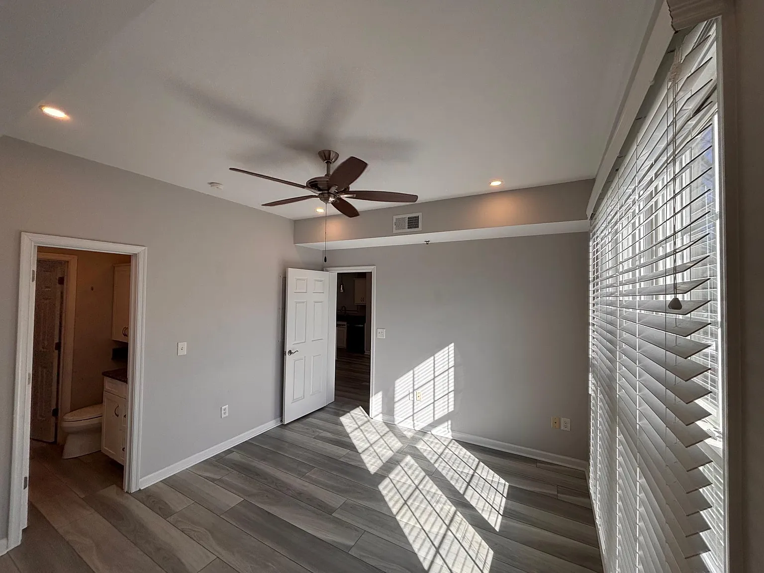 104 Jackson Street — Photo 4
