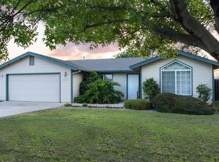 3884 Wolverine Dr, Redding, CA 96001